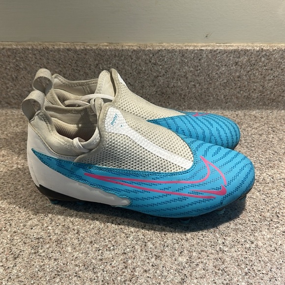 Nike Kids' Phantom GX Academy DF FG Soccer Cleats Blue Pink Size 5Y - Picture 2 of 4